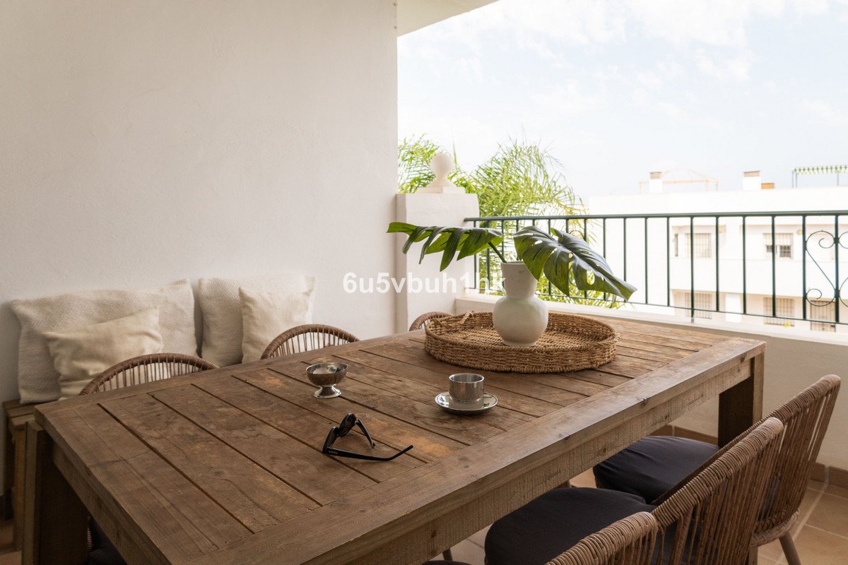 2 Bed Middle Floor Apartment in La Cala de Mijas