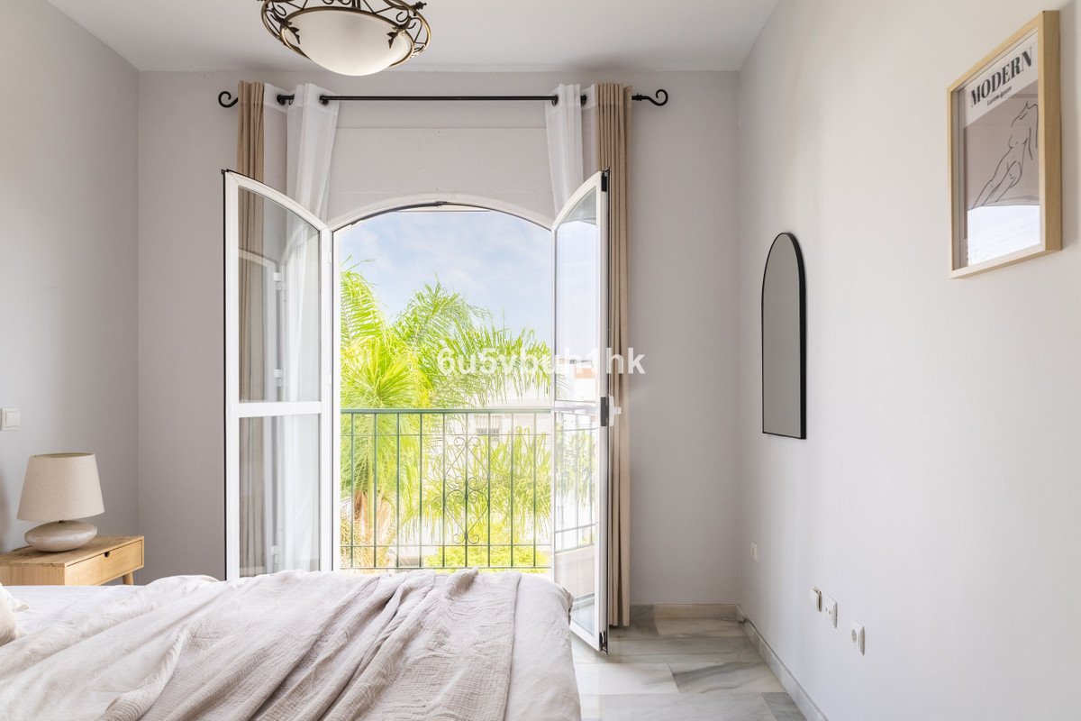2 Bed Middle Floor Apartment in La Cala de Mijas