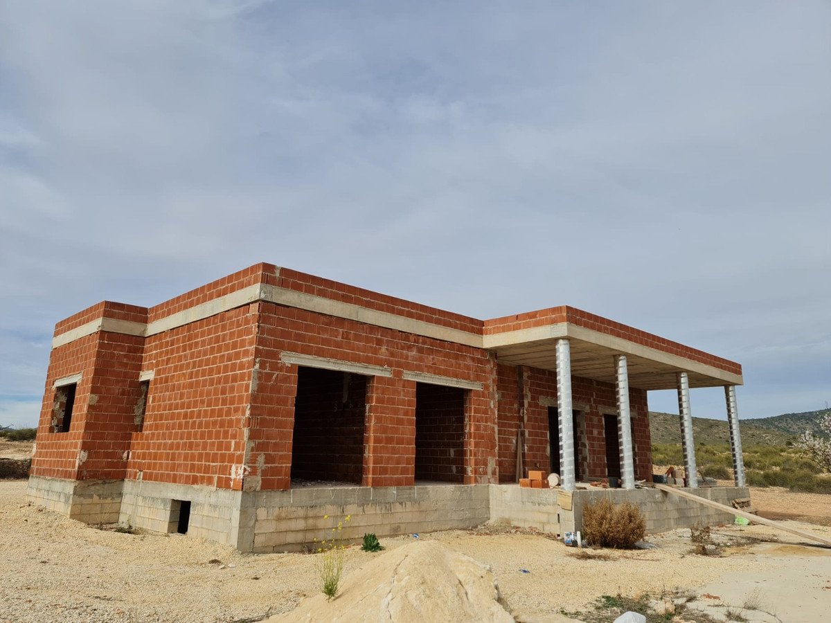 3 Bed Detached Villa in Pinoso