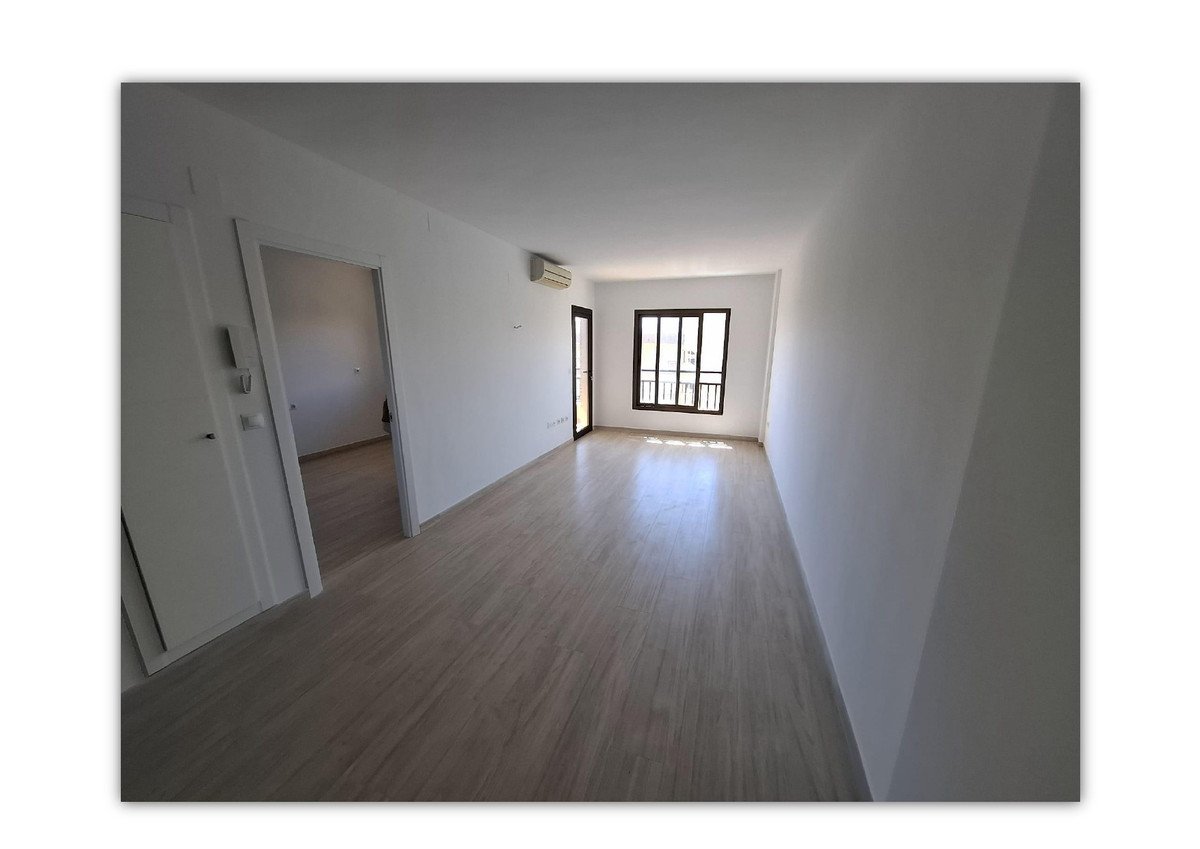 1 Bed Middle Floor Apartment in Fuengirola