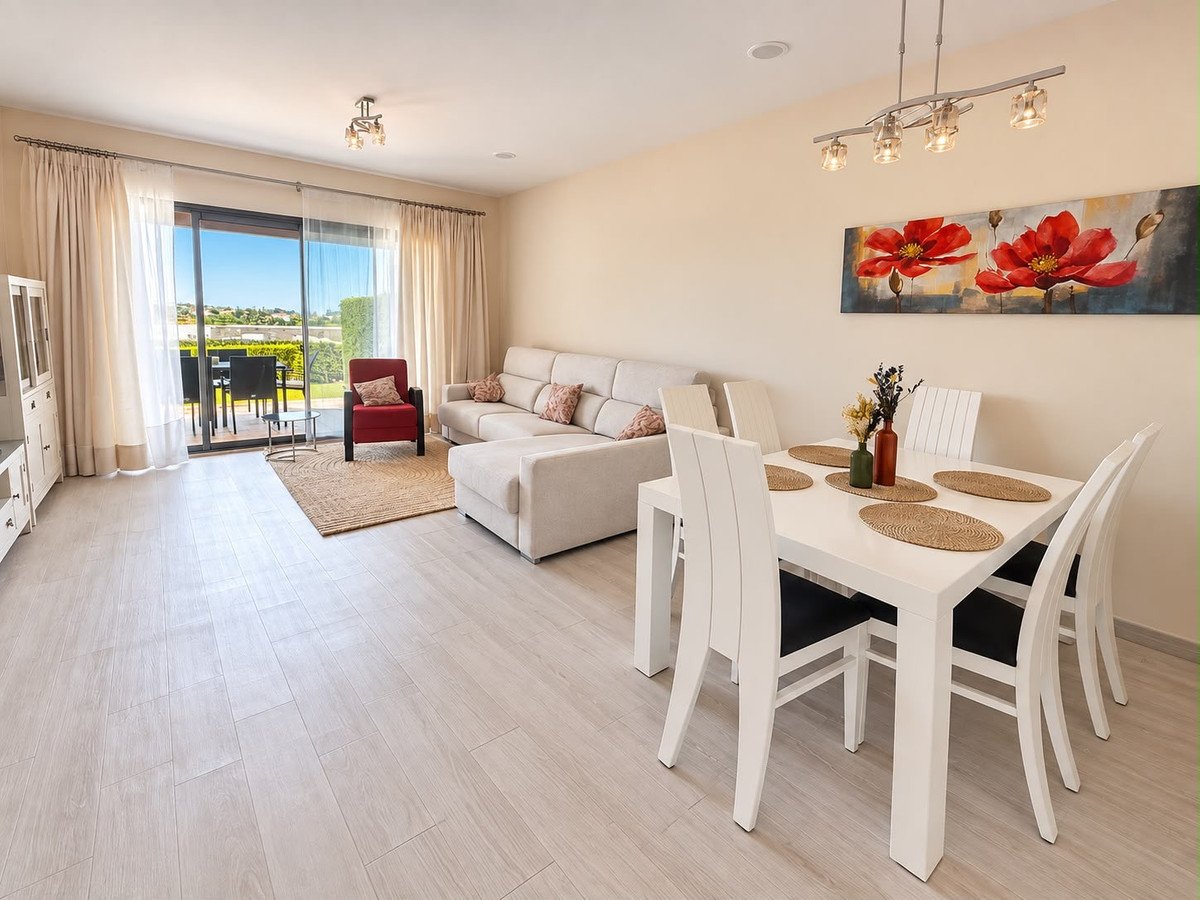 2 Bed Ground Floor Apartment in Estepona