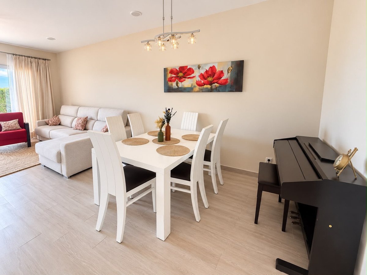2 Bed Ground Floor Apartment in Estepona