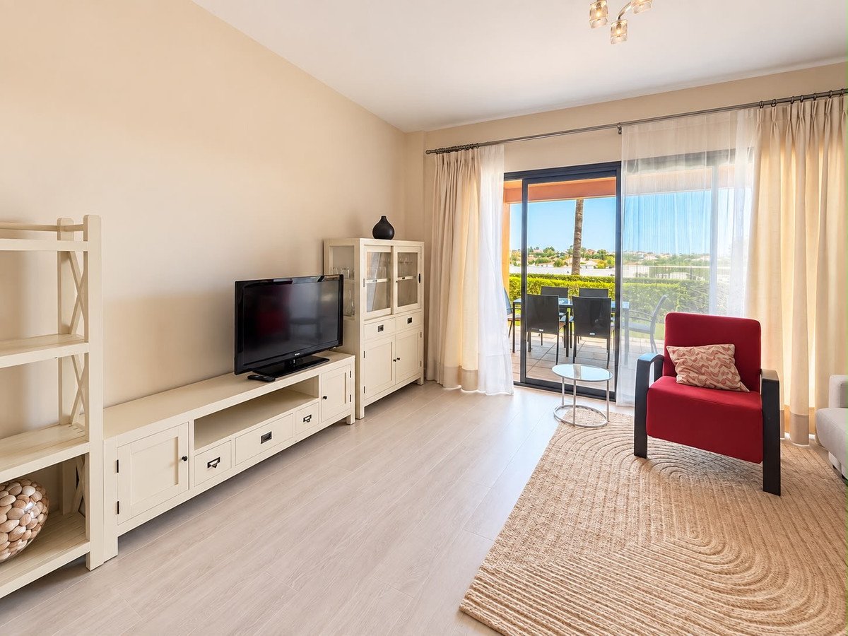 2 Bed Ground Floor Apartment in Estepona
