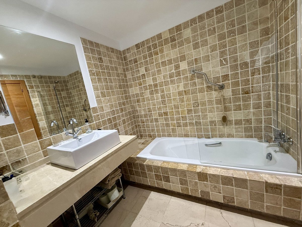 3 Bed Penthouse in Bel Air