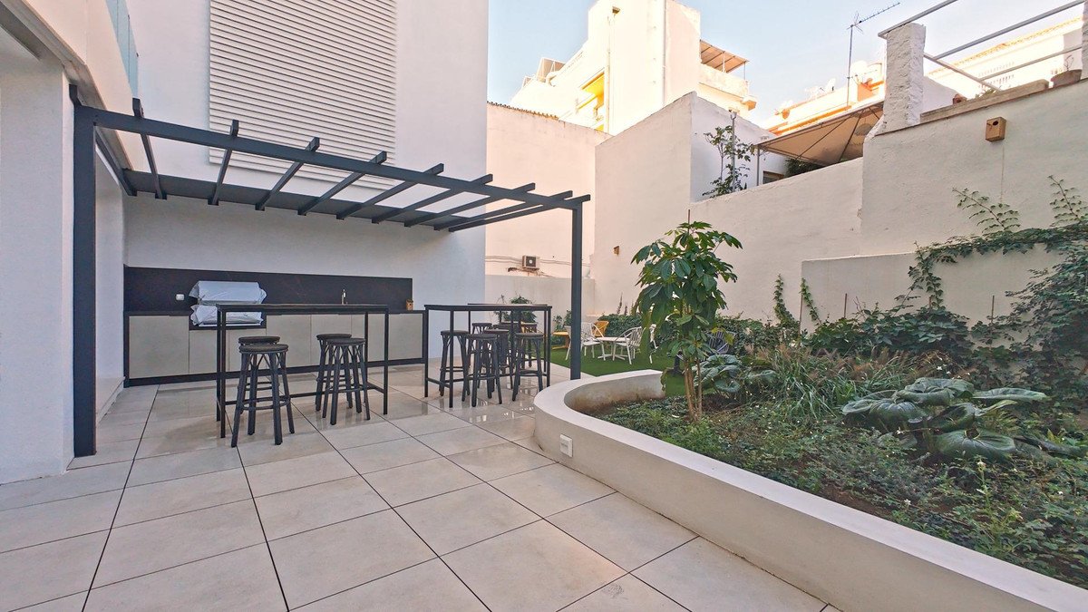 2 Bed Middle Floor Apartment in Fuengirola