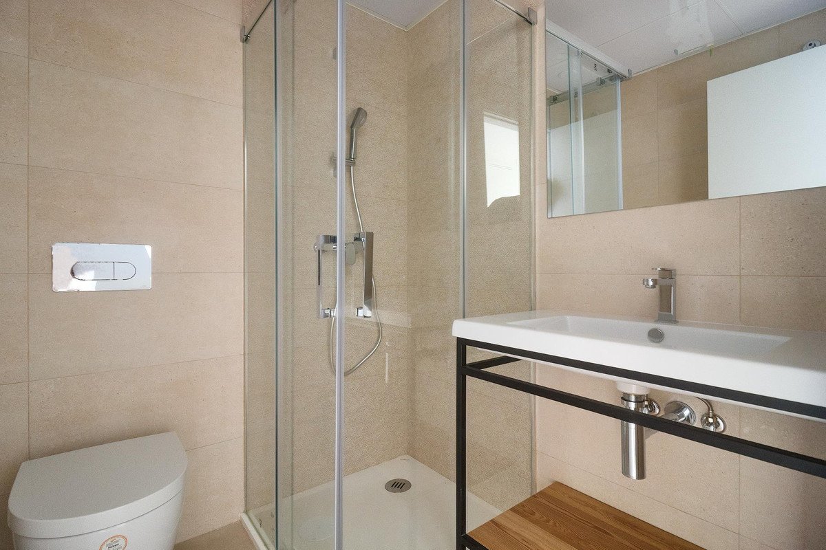 2 Bed Middle Floor Apartment in Fuengirola