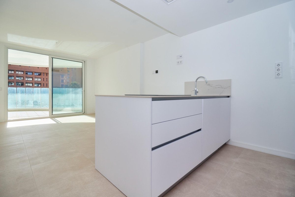 2 Bed Middle Floor Apartment in Fuengirola