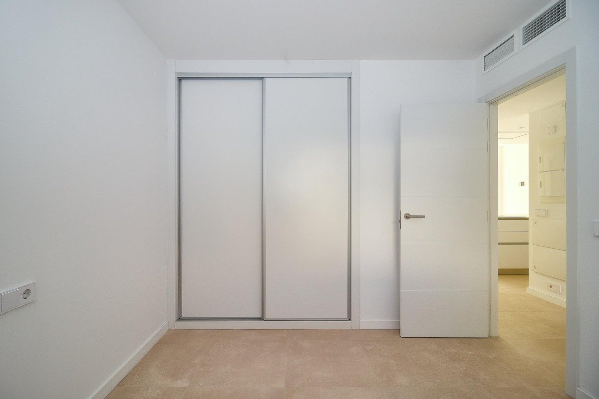 2 Bed Middle Floor Apartment in Fuengirola