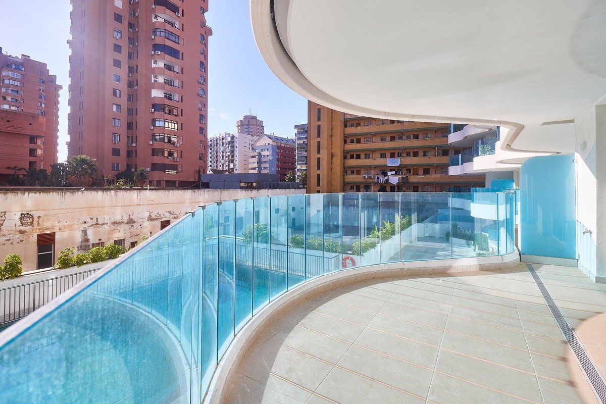2 Bed Middle Floor Apartment in Fuengirola