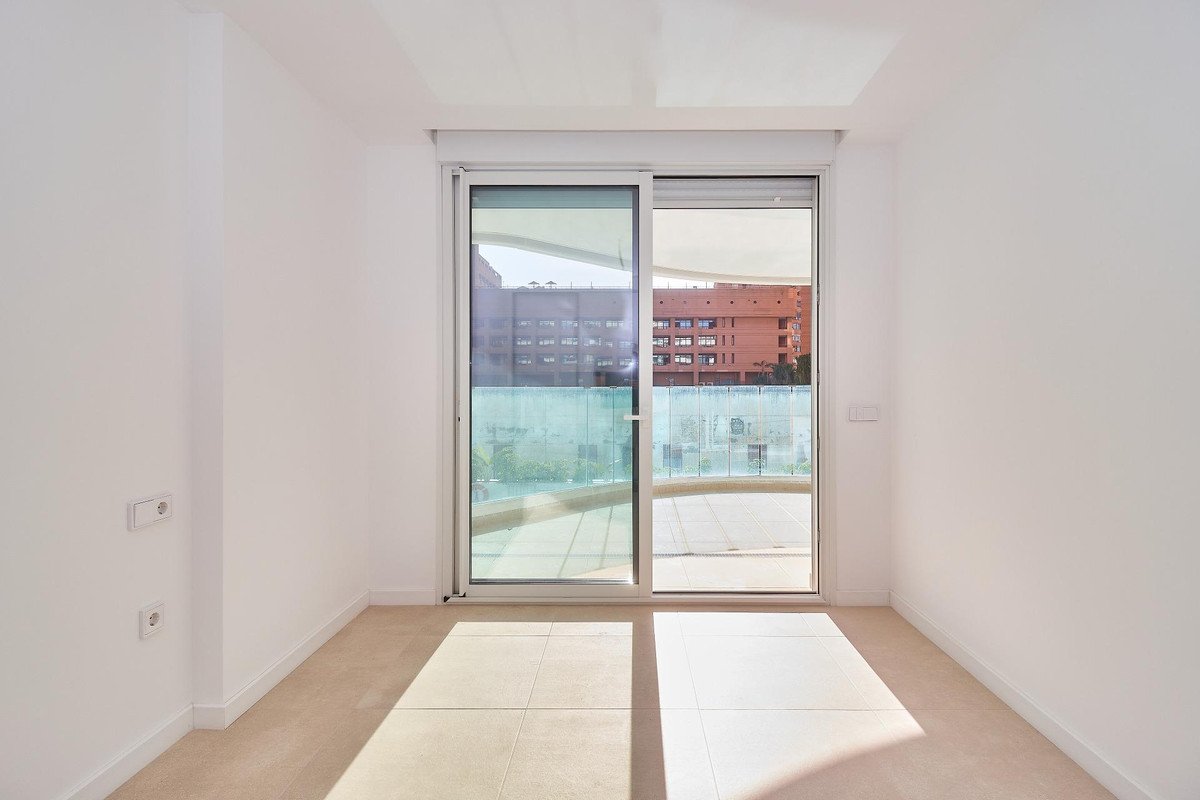 2 Bed Middle Floor Apartment in Fuengirola