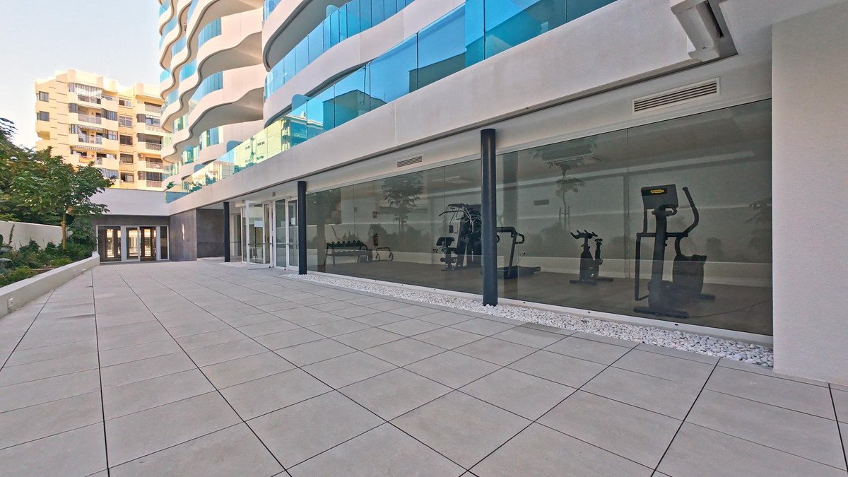 2 Bed Middle Floor Apartment in Fuengirola
