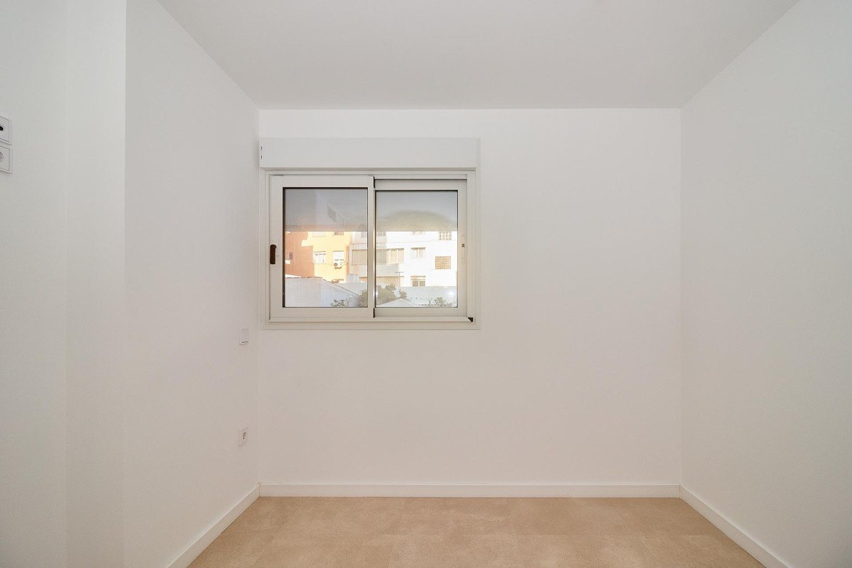 2 Bed Middle Floor Apartment in Fuengirola
