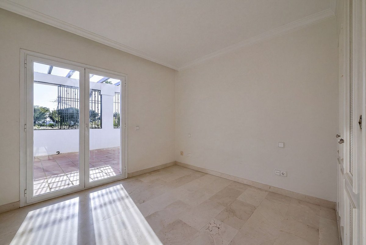 2 Bed Middle Floor Apartment in La Quinta