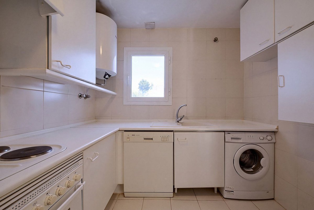 2 Bed Middle Floor Apartment in La Quinta