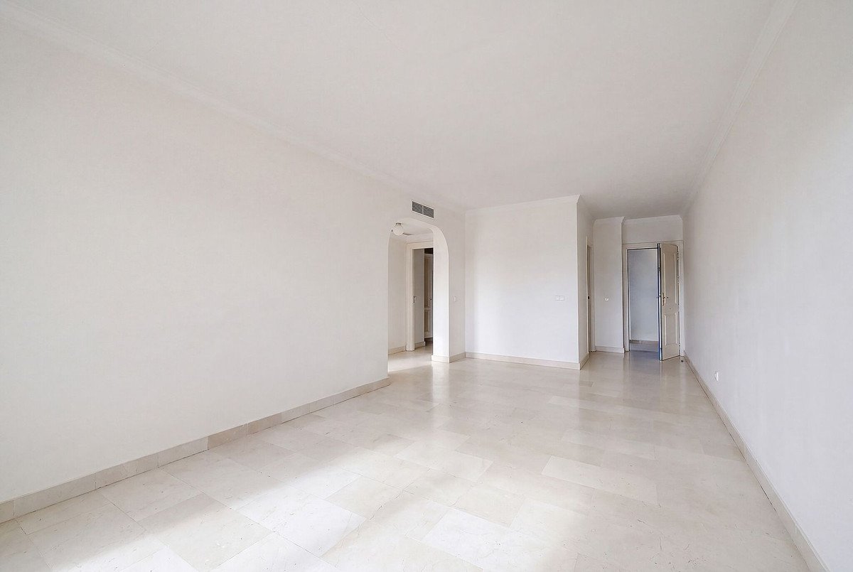 2 Bed Middle Floor Apartment in La Quinta