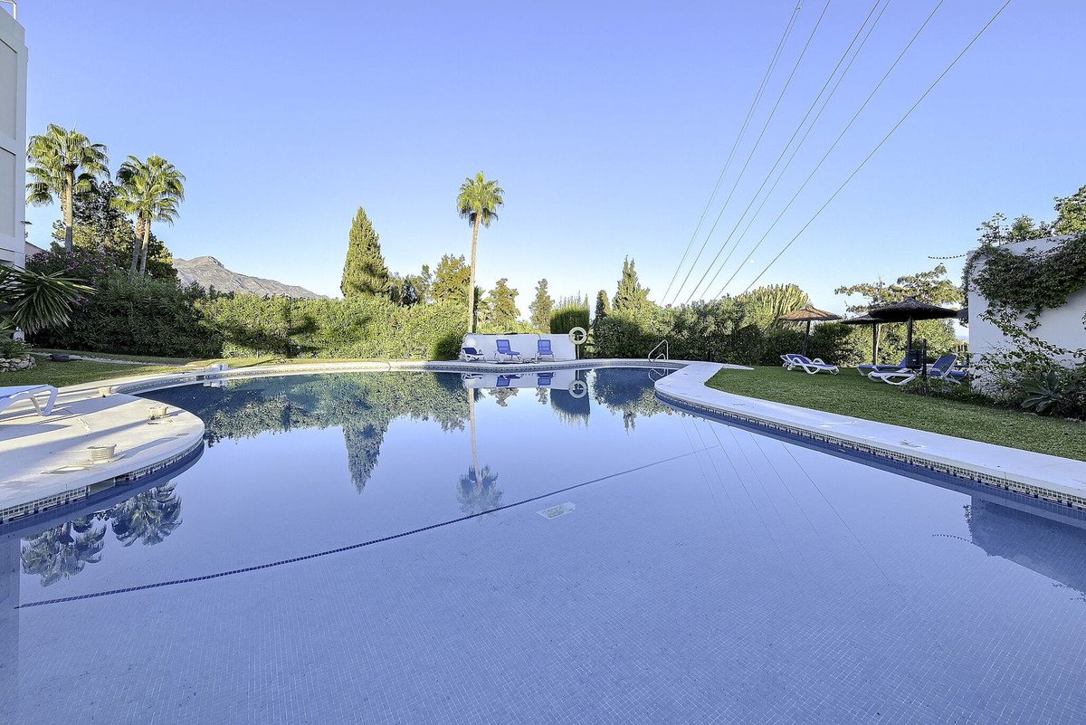 2 Bed Middle Floor Apartment in La Quinta