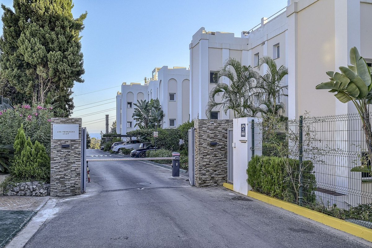 2 Bed Middle Floor Apartment in La Quinta