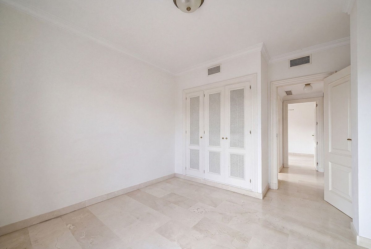2 Bed Middle Floor Apartment in La Quinta