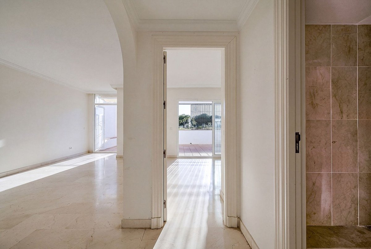 2 Bed Middle Floor Apartment in La Quinta