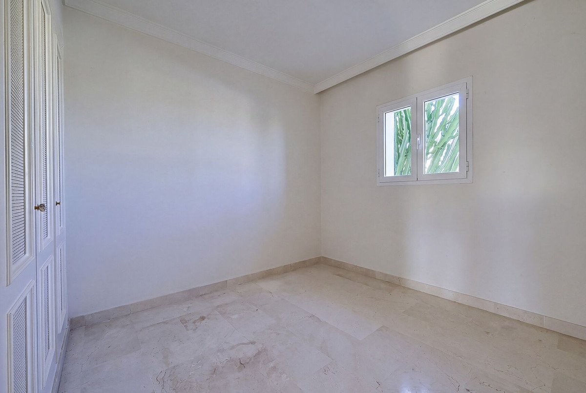 2 Bed Middle Floor Apartment in La Quinta