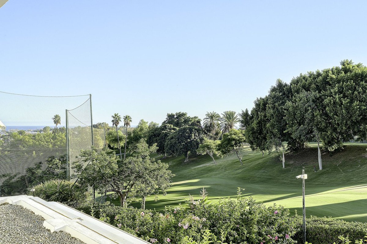 2 Bed Middle Floor Apartment in La Quinta