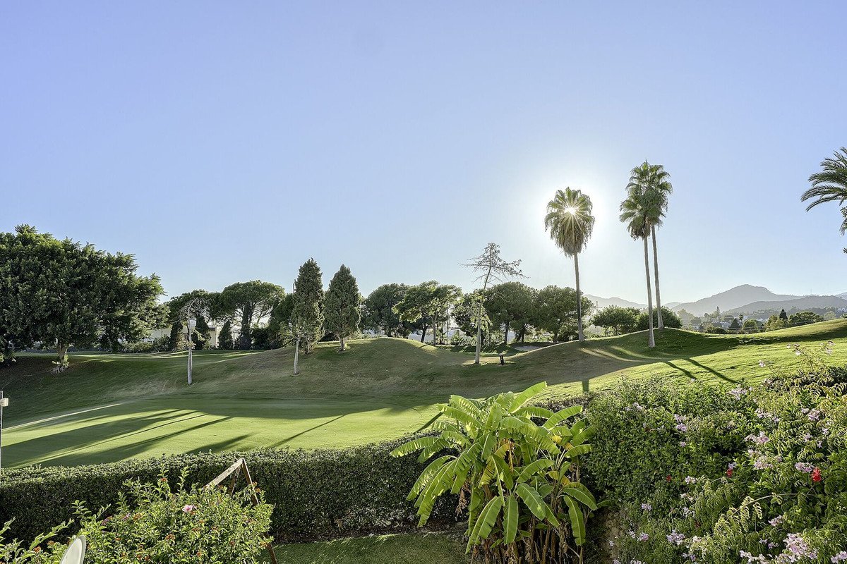 2 Bed Middle Floor Apartment in La Quinta