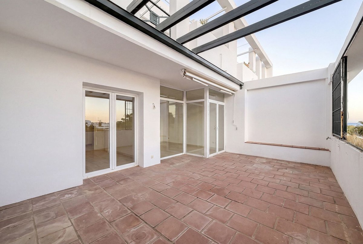 2 Bed Middle Floor Apartment in La Quinta