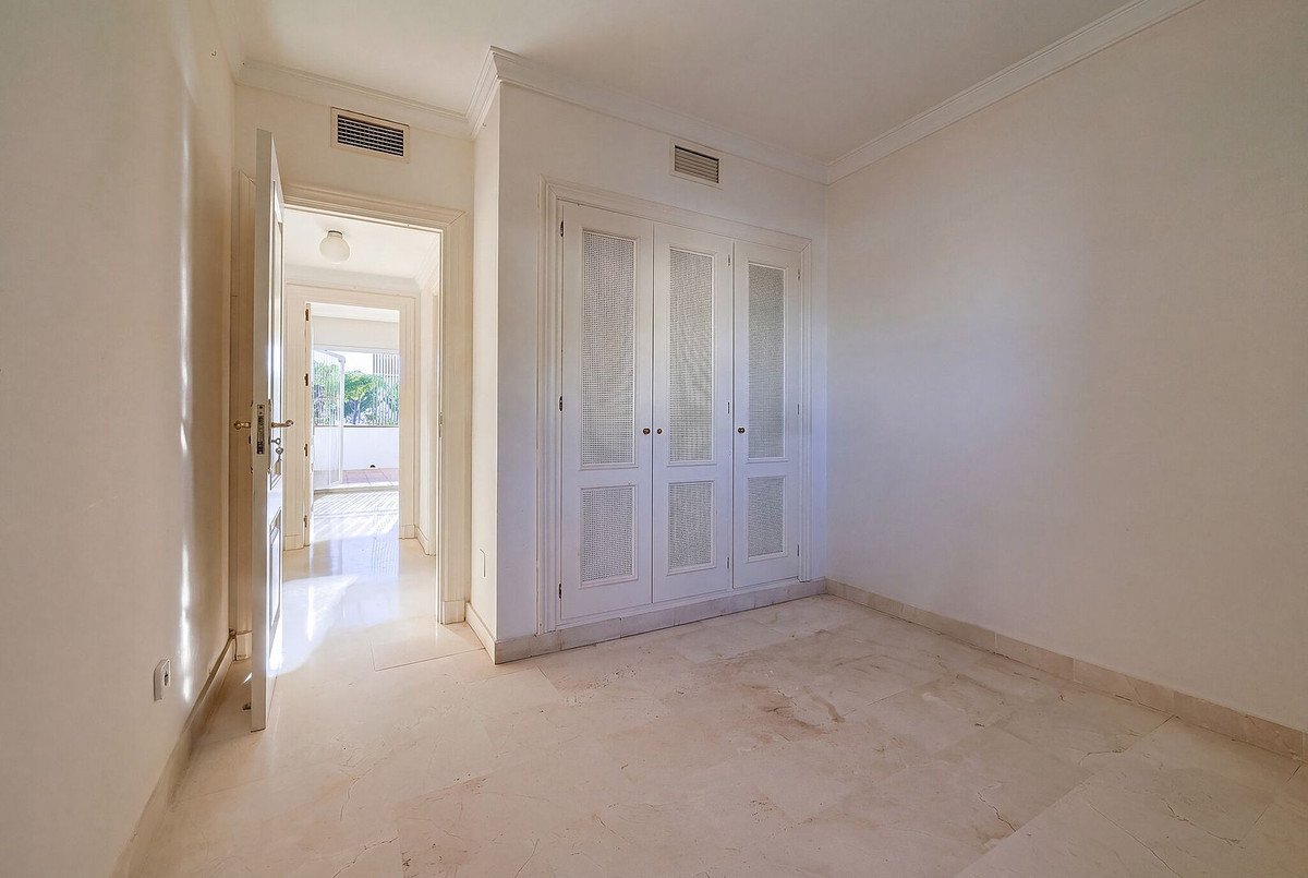 2 Bed Middle Floor Apartment in La Quinta