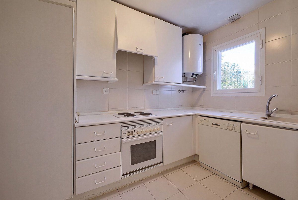 2 Bed Middle Floor Apartment in La Quinta