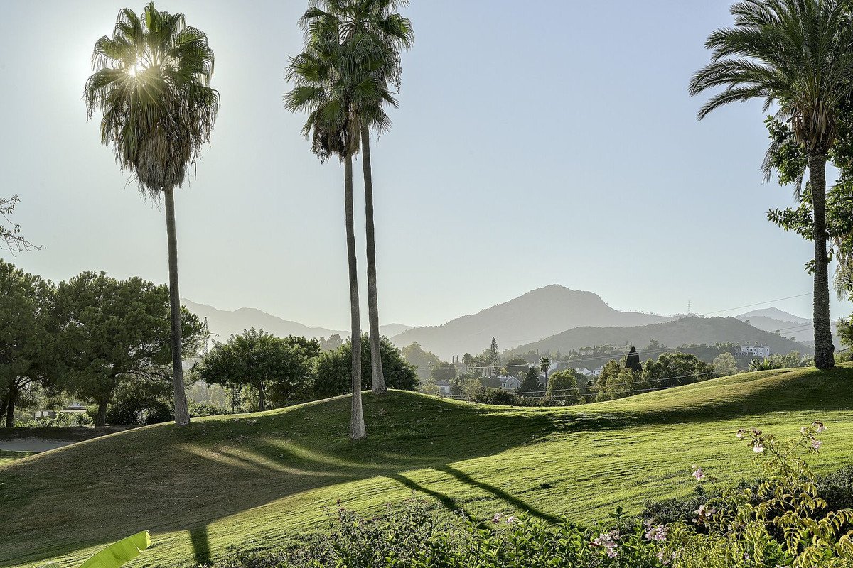 2 Bed Middle Floor Apartment in La Quinta