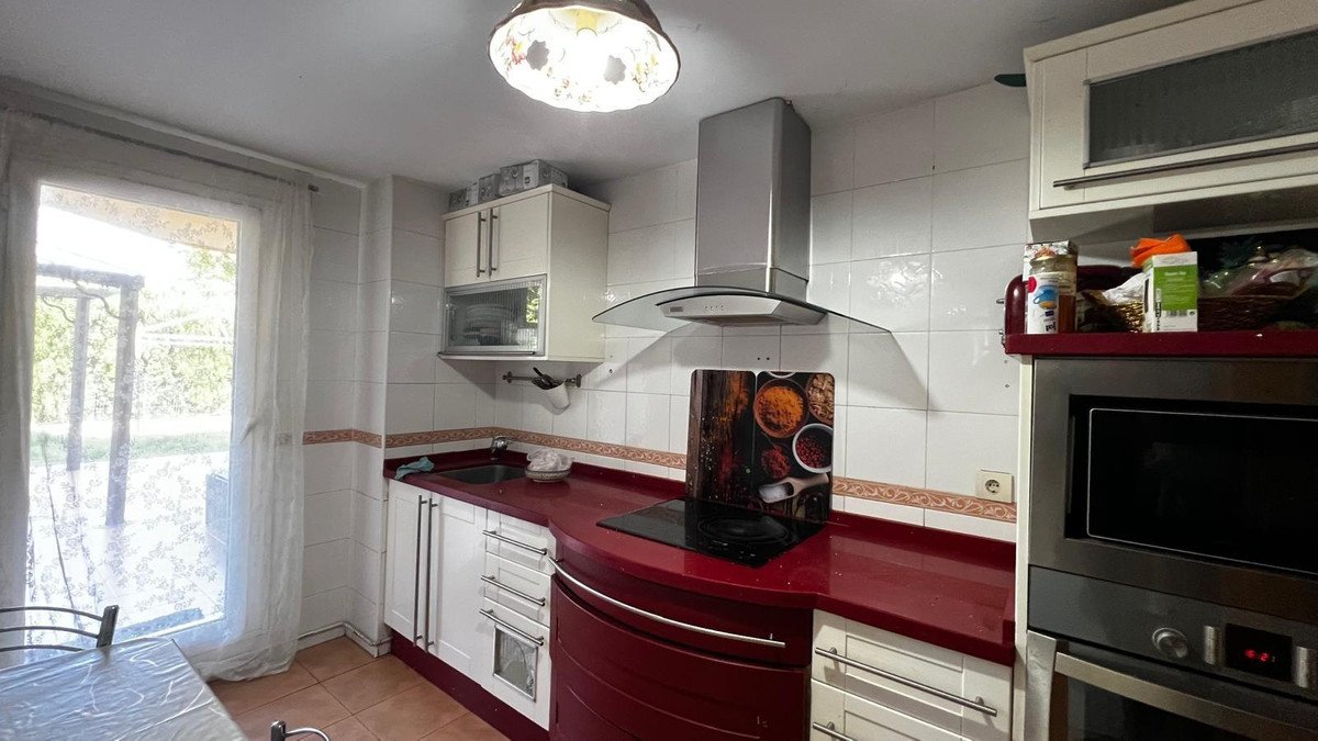 3 Bed Ground Floor Apartment in El Pinillo