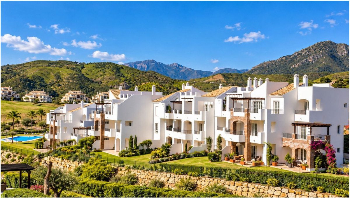 3 Bed Middle Floor Apartment in Los Arqueros