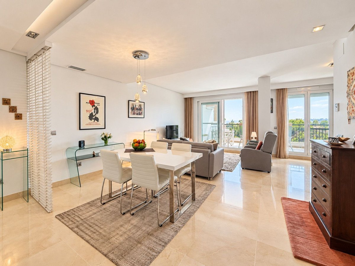3 Bed Middle Floor Apartment in Los Arqueros