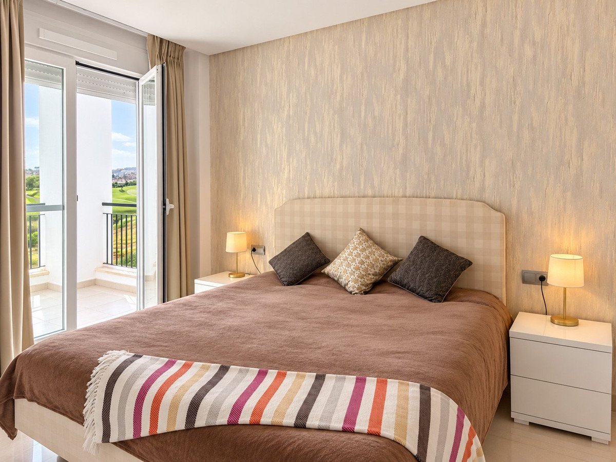 3 Bed Middle Floor Apartment in Los Arqueros