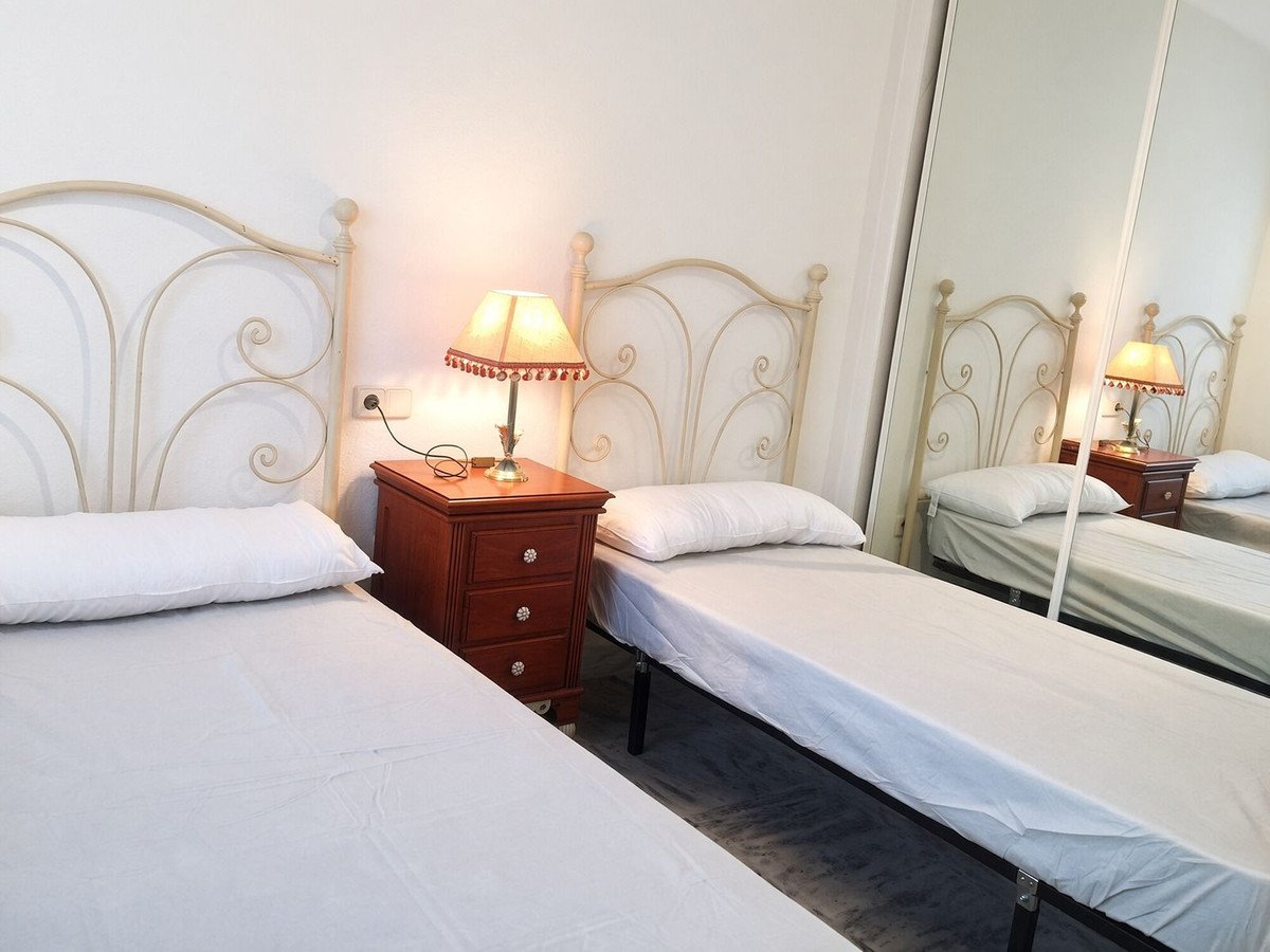 2 Bed Top Floor Apartment in Nueva Andalucía