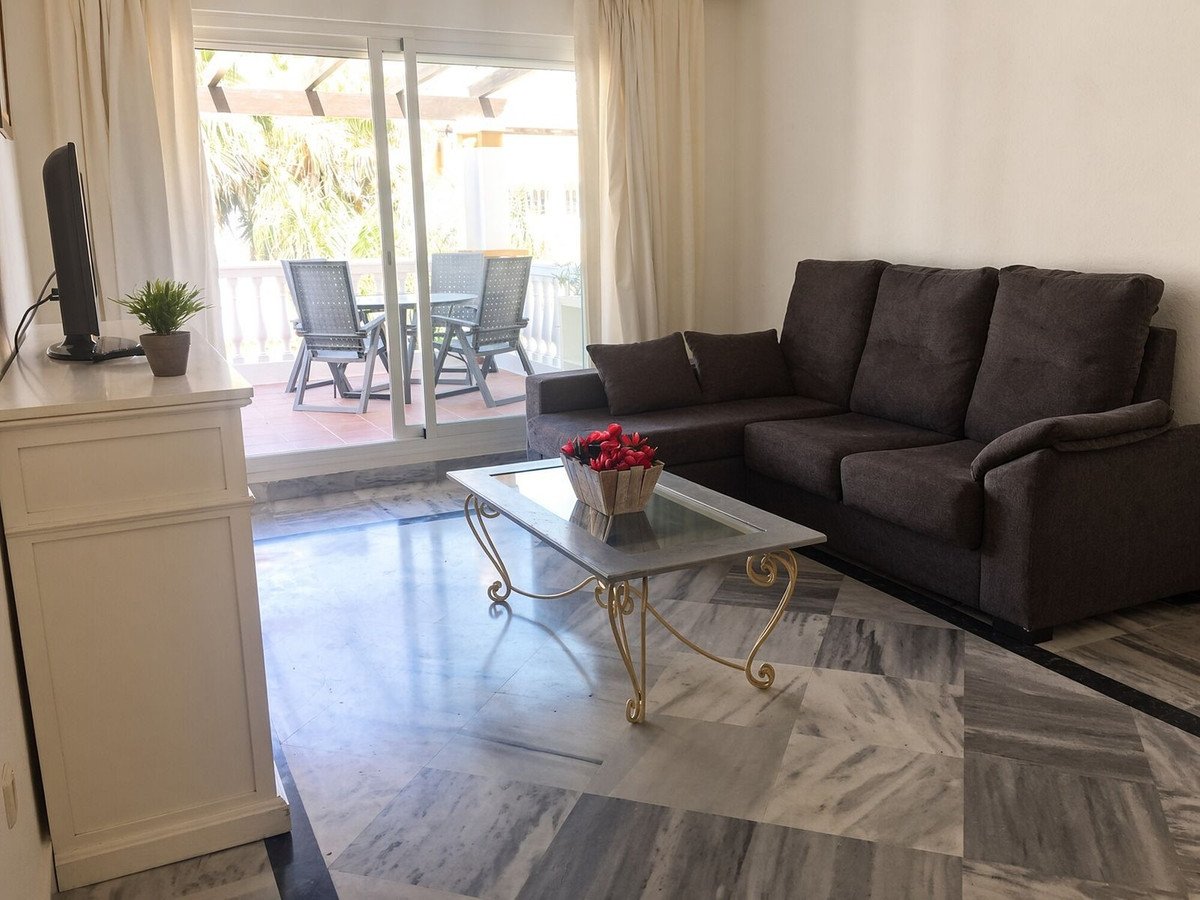 2 Bed Top Floor Apartment in Nueva Andalucía