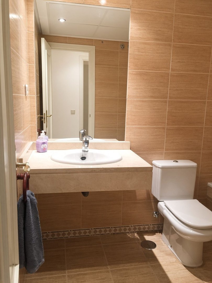 2 Bed Top Floor Apartment in Nueva Andalucía