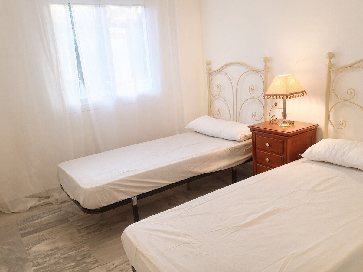 2 Bed Top Floor Apartment in Nueva Andalucía