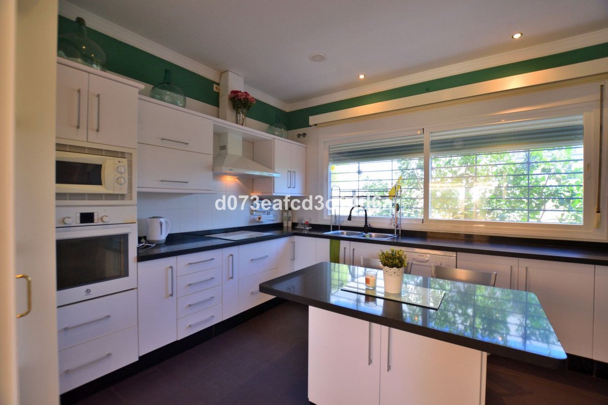 6 Bed Detached Villa in Ronda