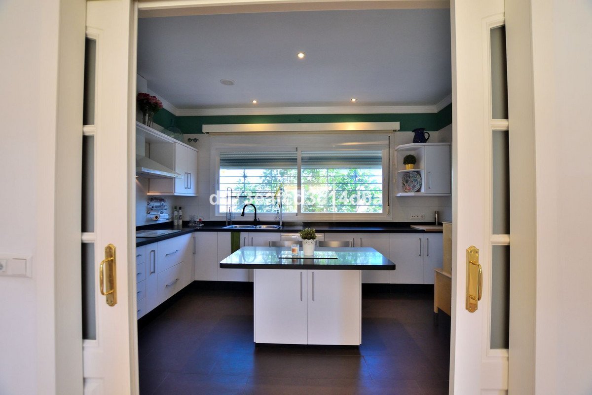 6 Bed Detached Villa in Ronda