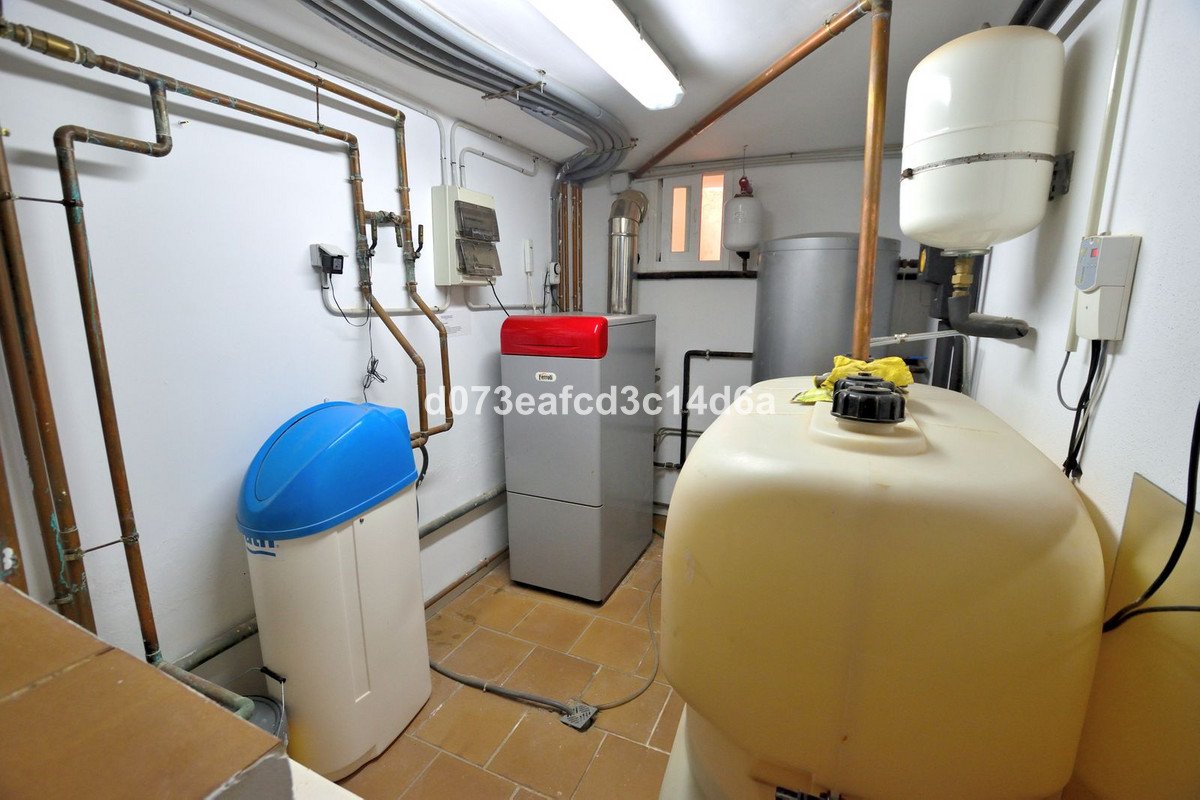6 Bed Detached Villa in Ronda