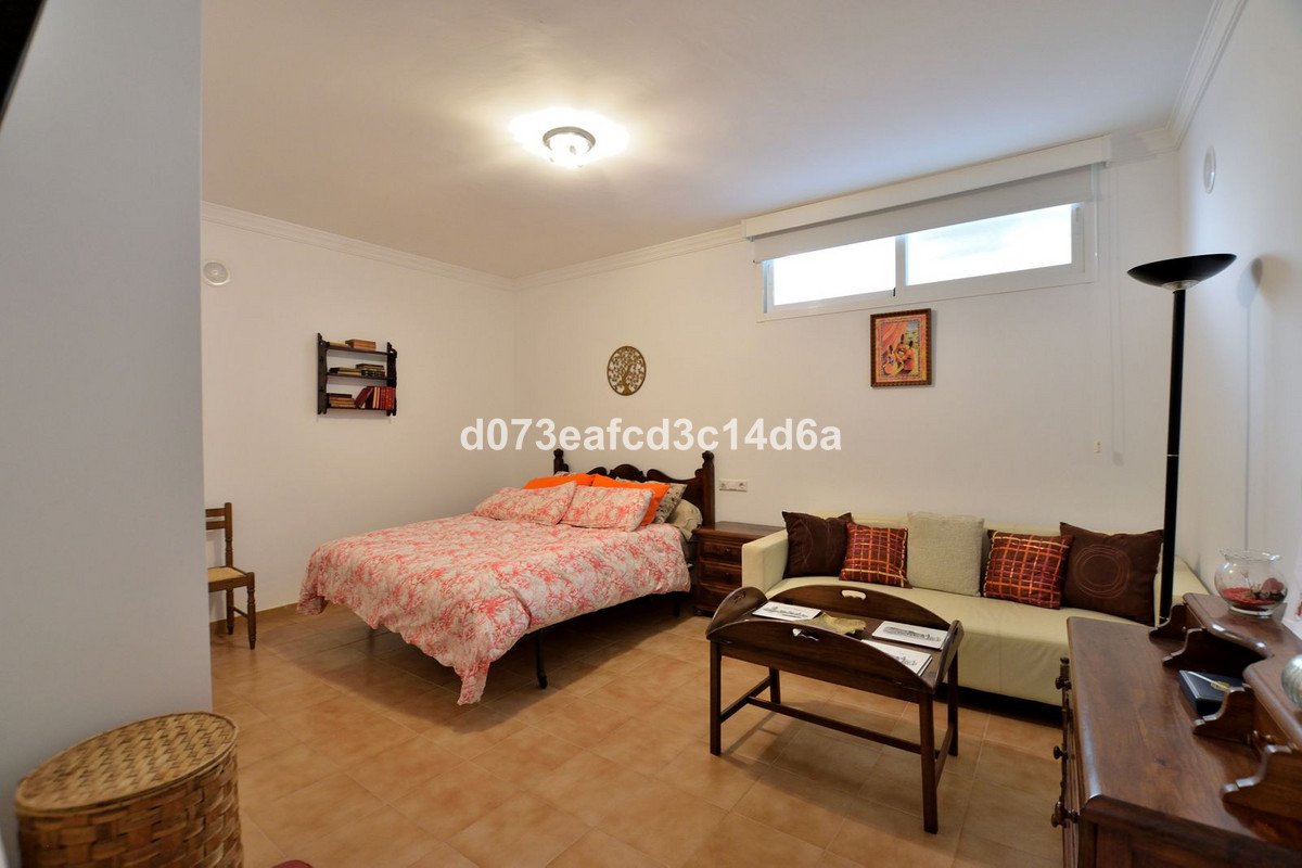 6 Bed Detached Villa in Ronda