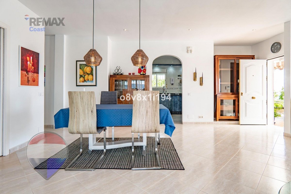3 Bed Detached Villa in Benajarafe