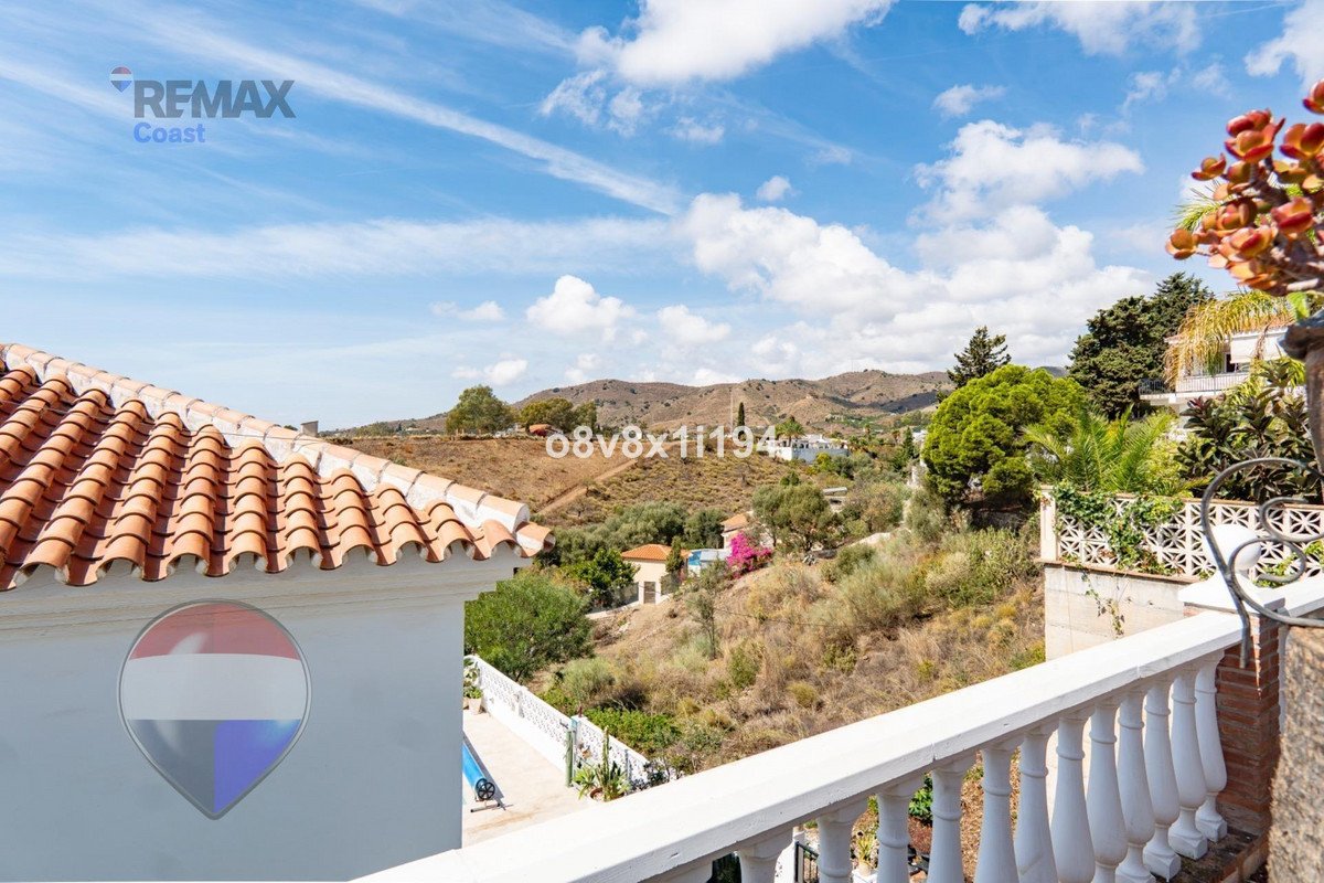 3 Bed Detached Villa in Benajarafe