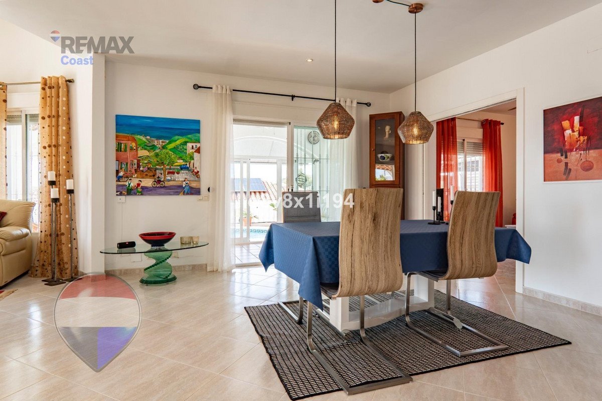 3 Bed Detached Villa in Benajarafe