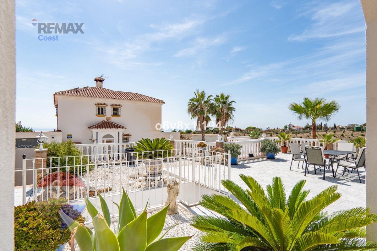 3 Bed Detached Villa in Benajarafe