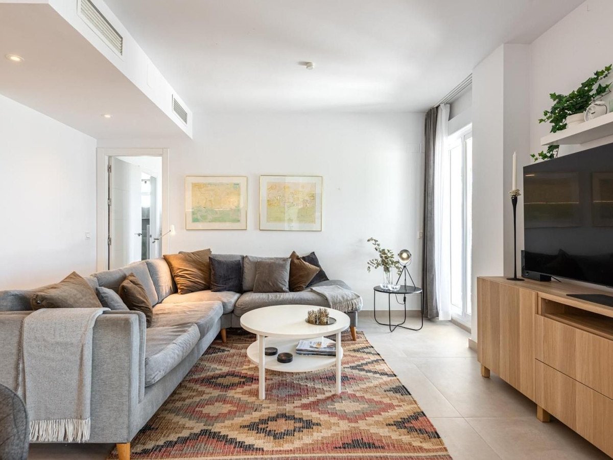 3 Bed Middle Floor Apartment in Nueva Andalucía