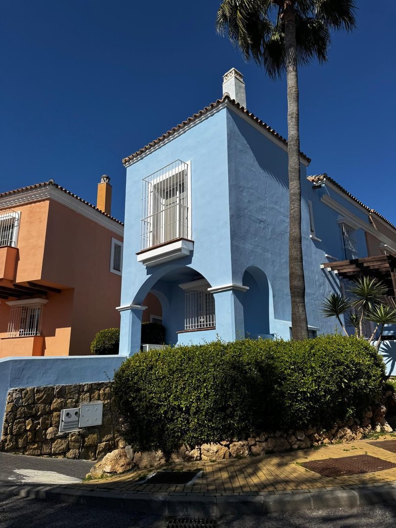 2 Bed Townhouse in Nueva Andalucía