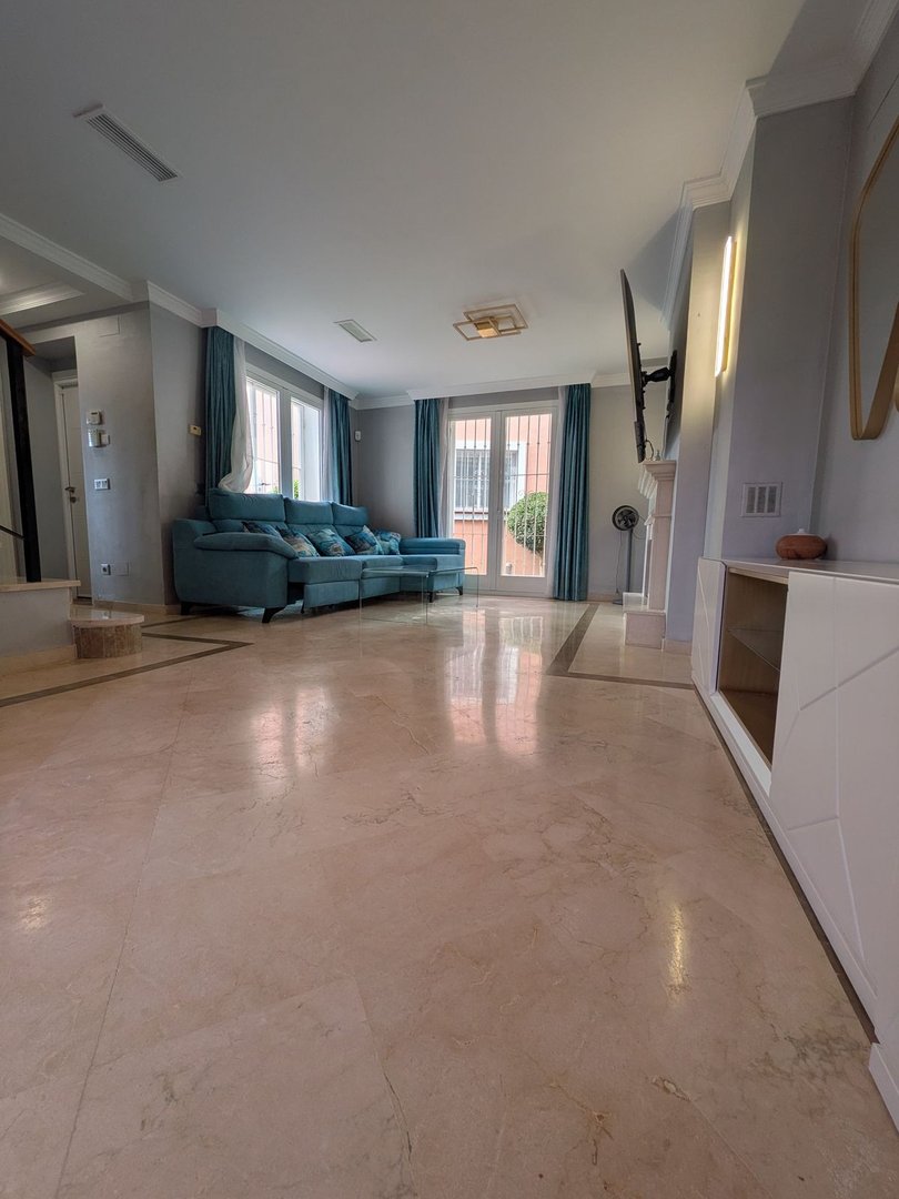 2 Bed Townhouse in Nueva Andalucía