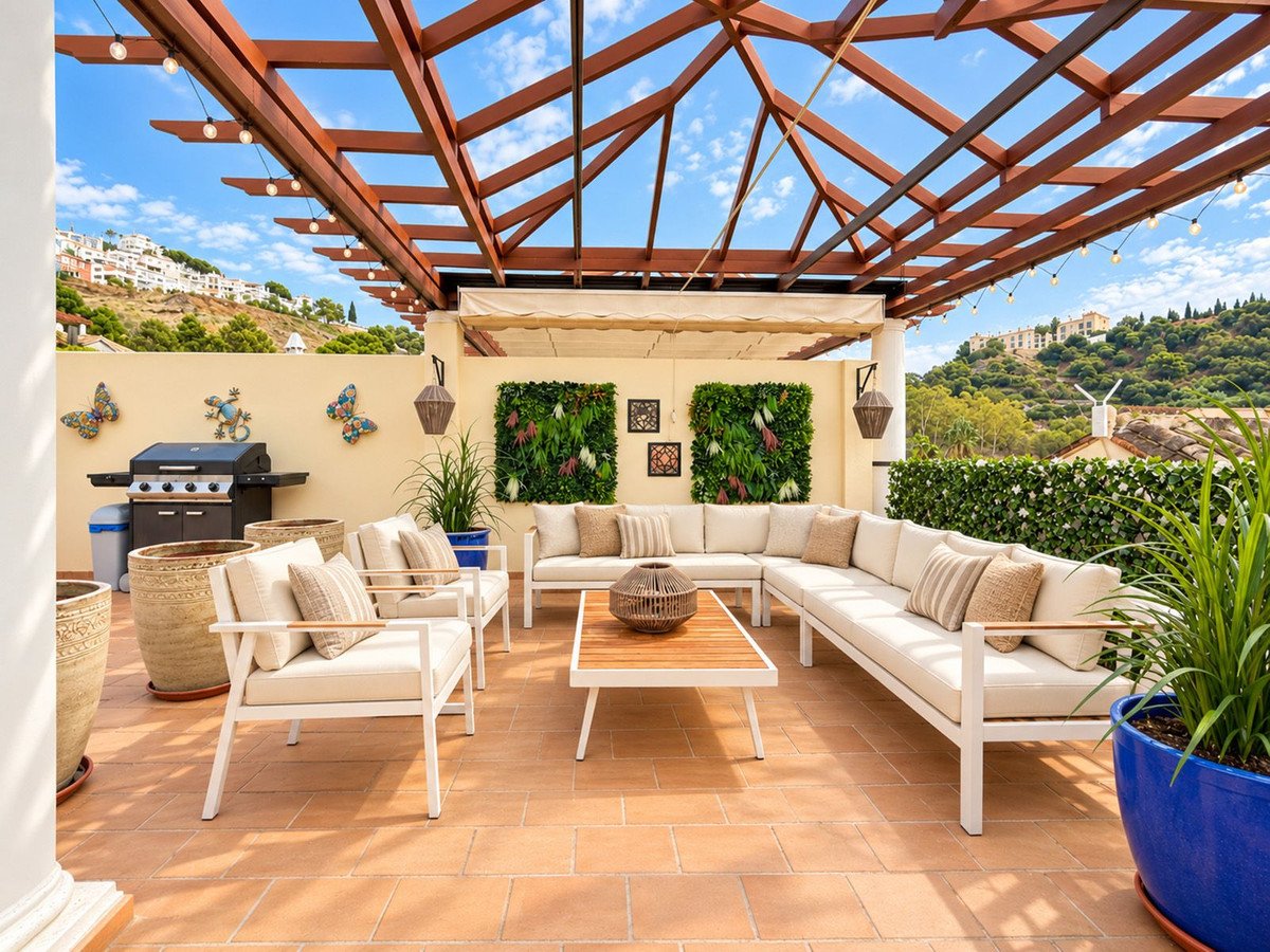 3 Bed Penthouse Duplex in Los Arqueros
